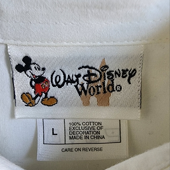 Walt Disney World Casual Button Up Winnie the Pooh Shirt - Picture 7 of 10